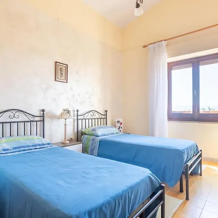 Locazione Turistica Da Placida Lägenhet *